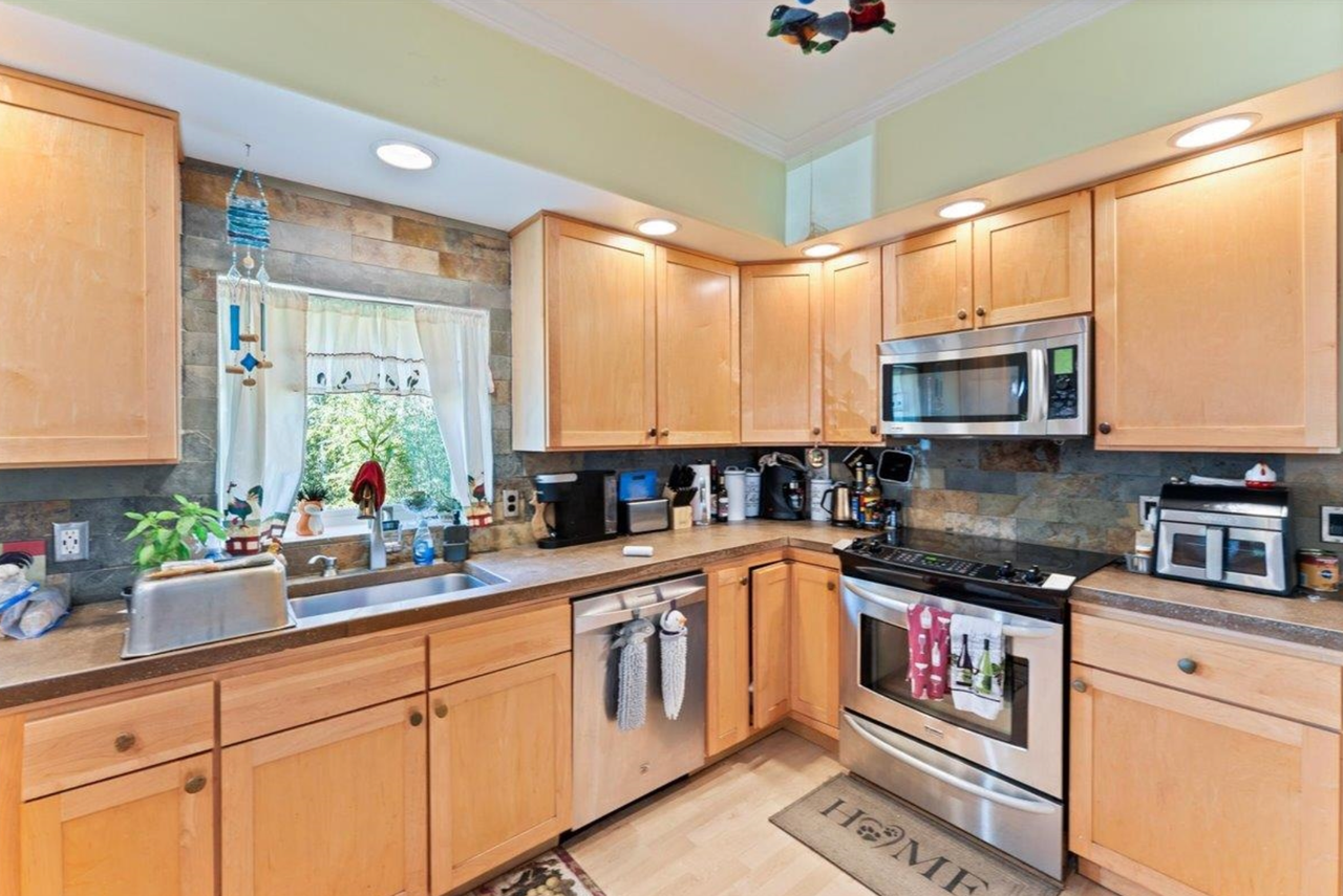 1140 Erimar St - Photo 4 of 30