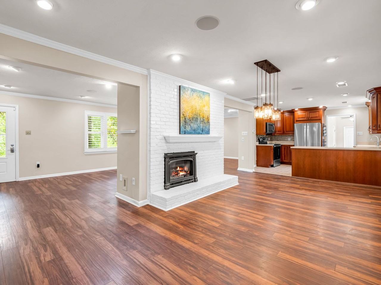 111 Dogwood Dr - Photo 4 of 31