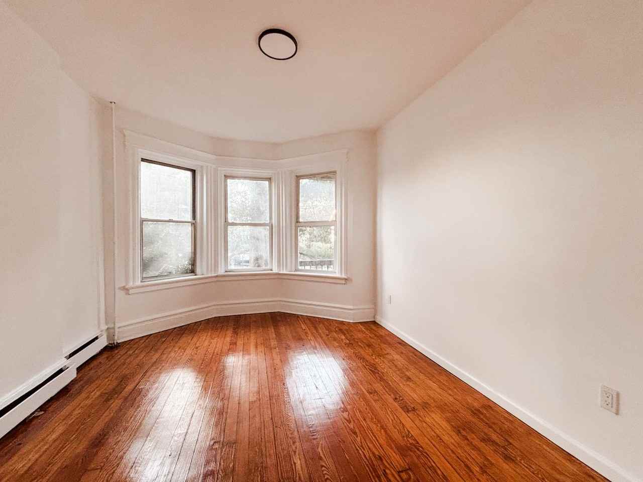 754 S 19th St - Photo 5 of 17