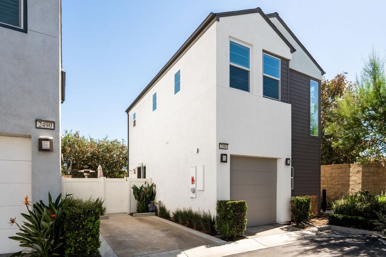 2488 E Encanto Paseo - Photo 2 of 37