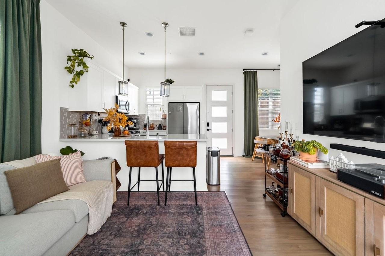 2488 E Encanto Paseo - Photo 6 of 37