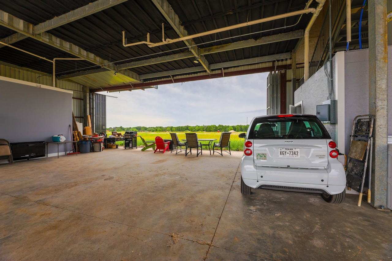 Unique Airfield Living in Salado | 2 Bedrooms, 2 Bathrooms - Photo 5 of 35