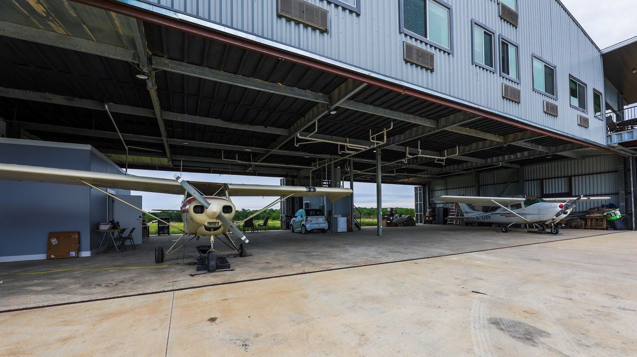 Unique Airfield Living in Salado | 2 Bedrooms, 2 Bathrooms - Photo 6 of 35