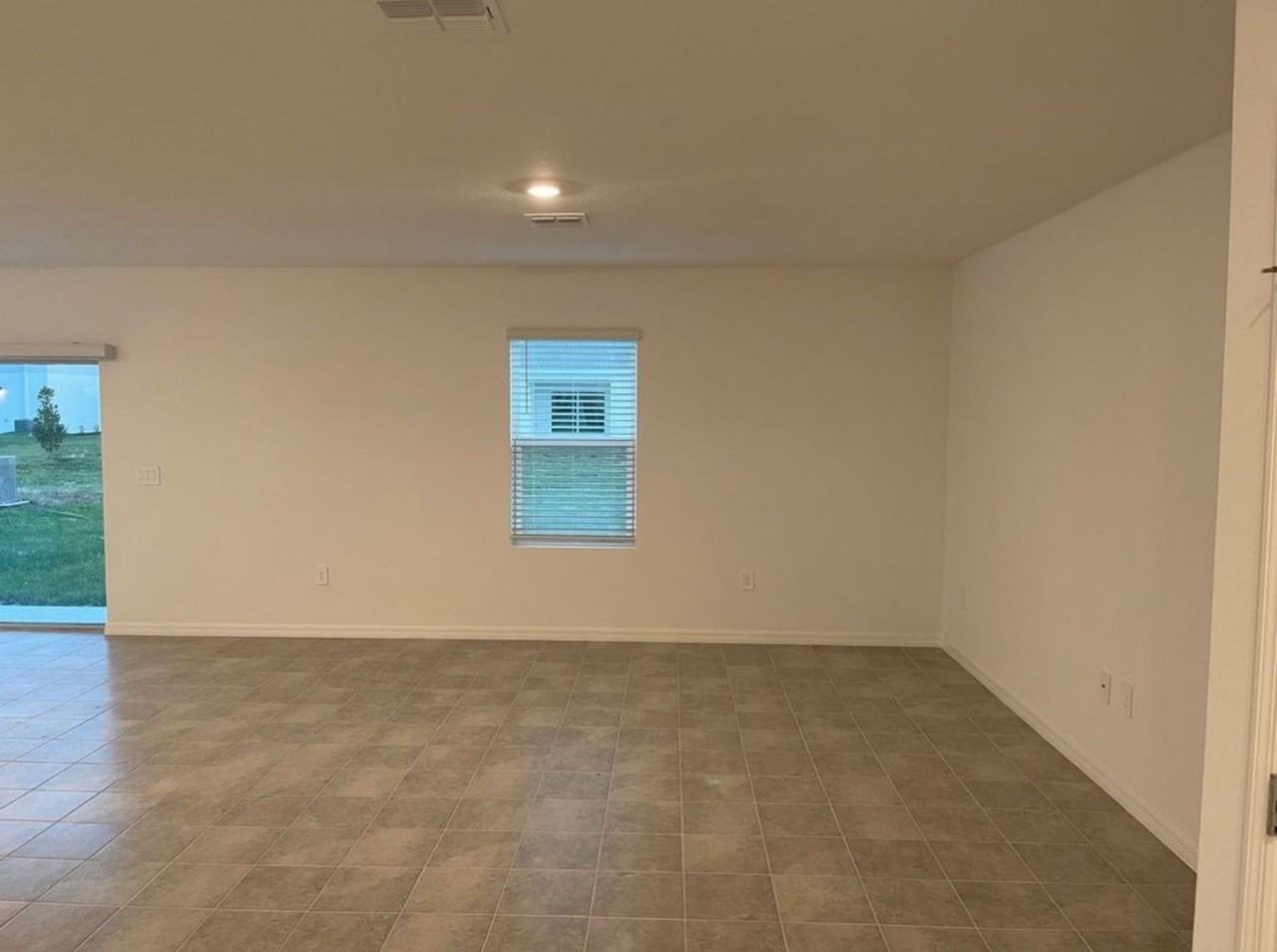 5652 Nispero Way - Photo 3 of 20