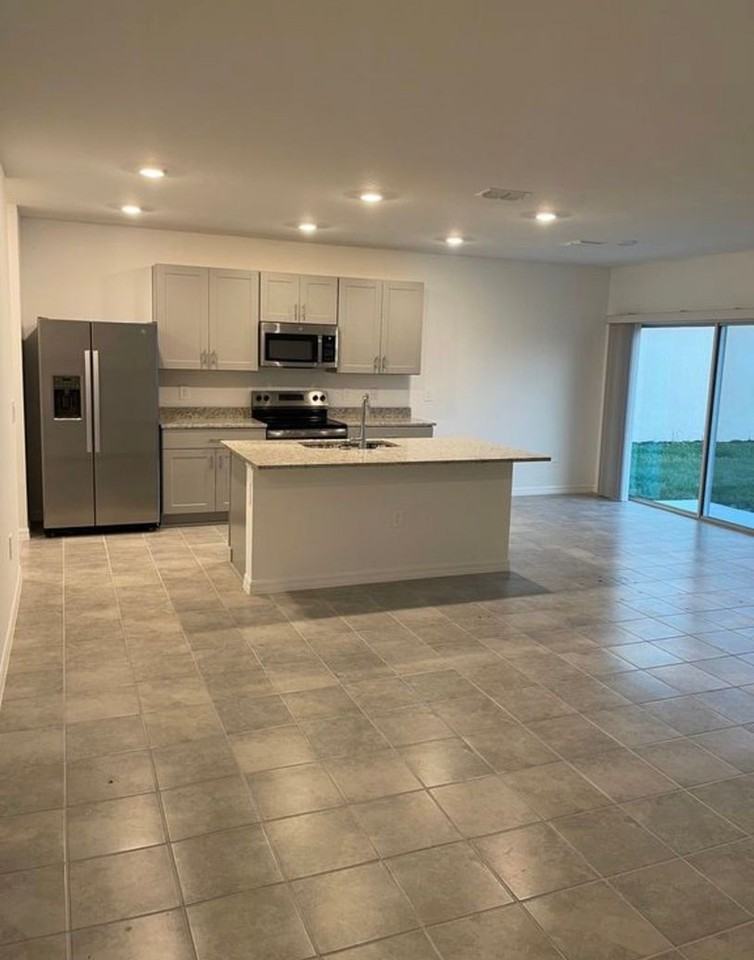 5652 Nispero Way - Photo 4 of 20