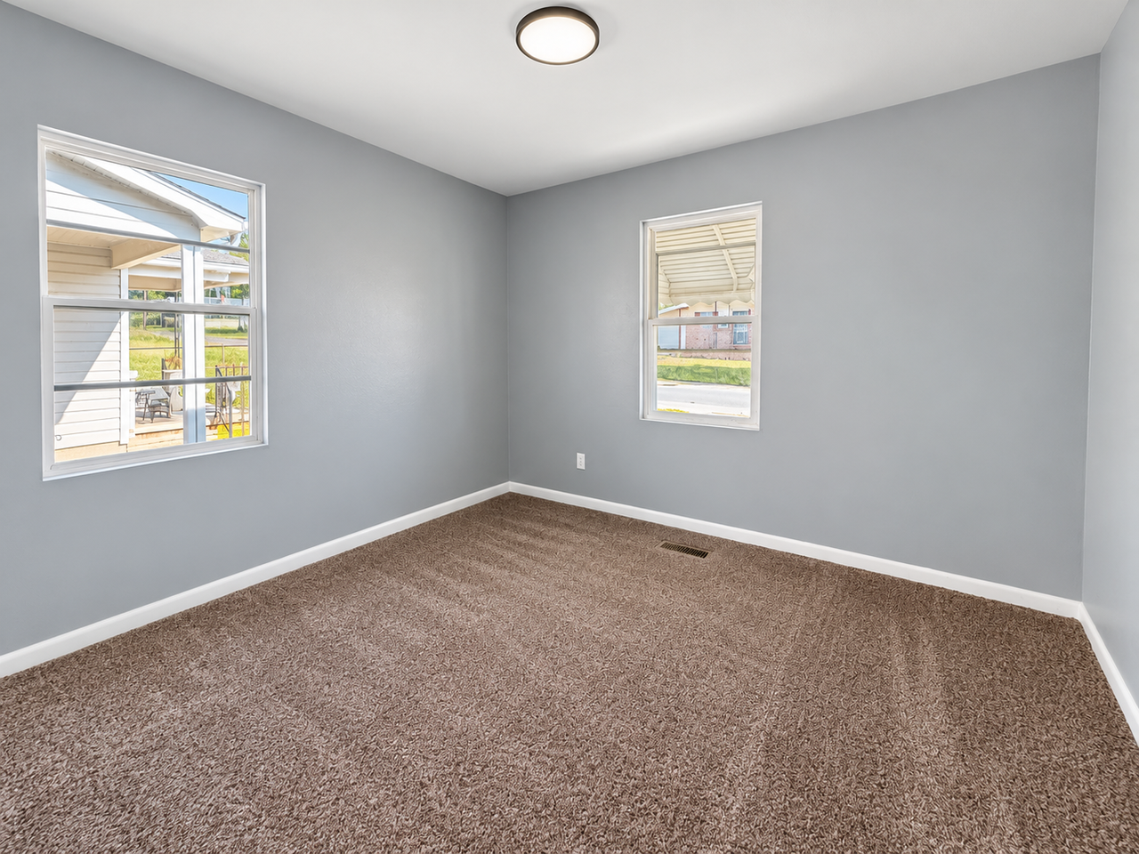 2720 Parklawn Ave Sw - Photo 4 of 9
