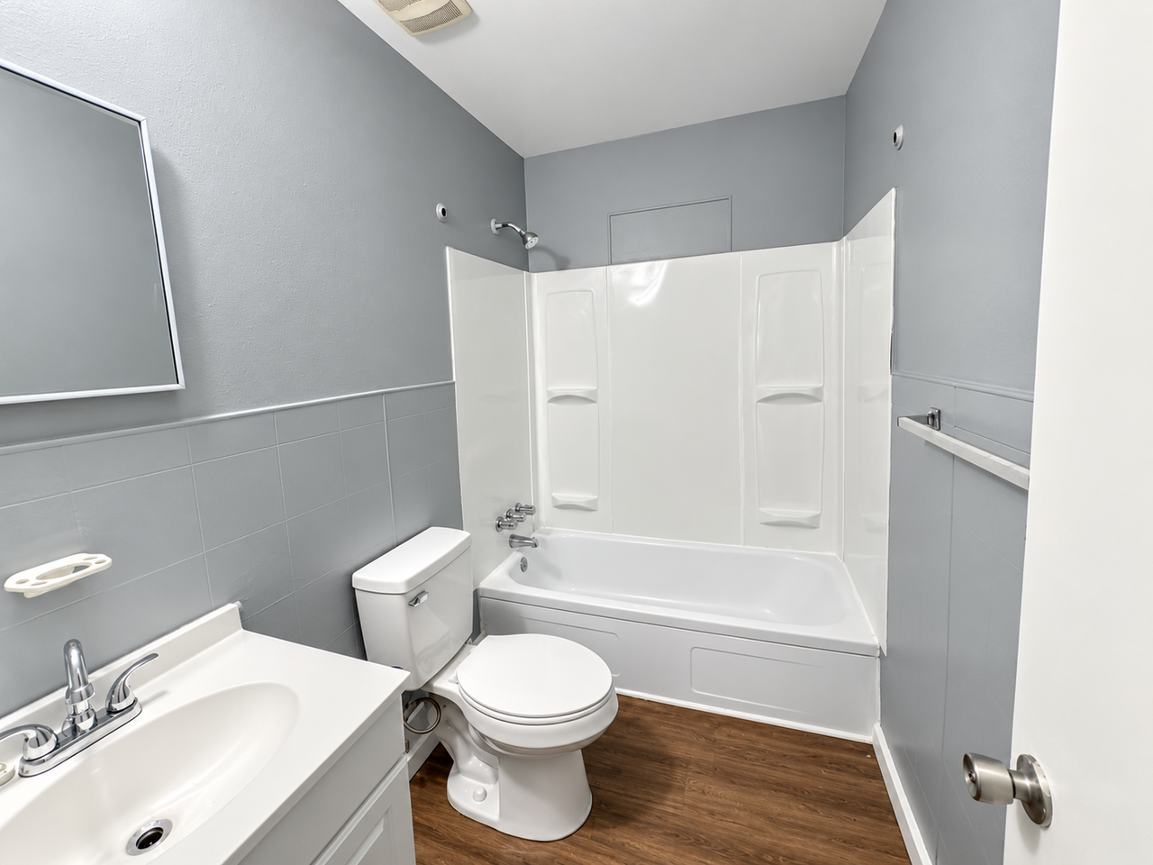 2720 Parklawn Ave Sw - Photo 5 of 9