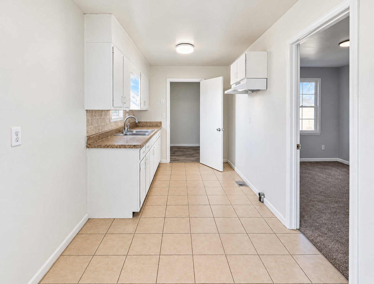 2720 Parklawn Ave Sw - Photo 7 of 9