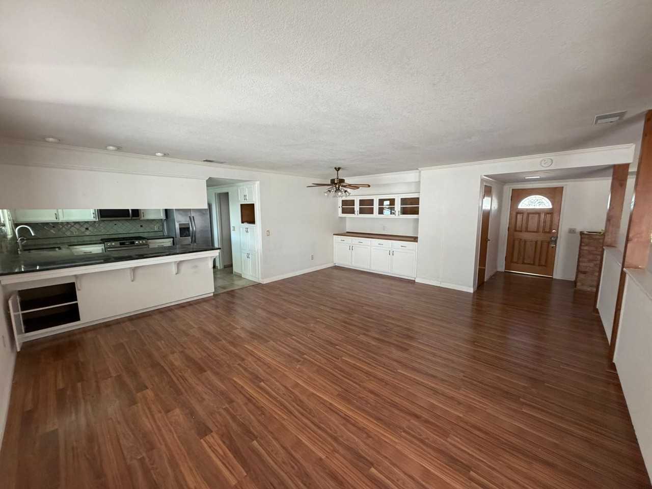 204 Ruby Ln - Photo 2 of 29