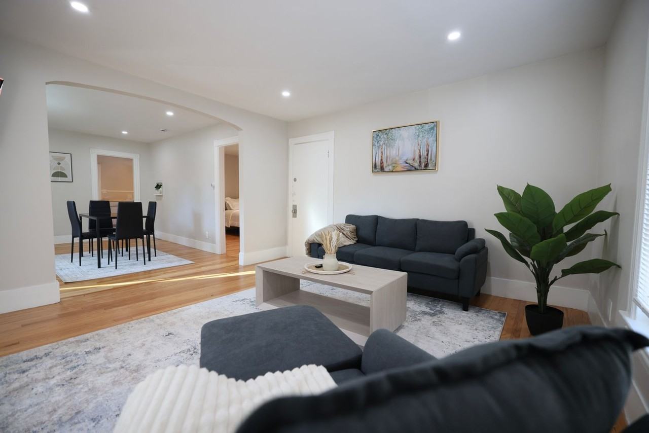 16 Orange St