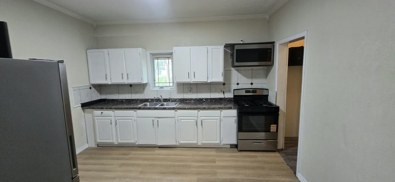 821 Blaine Ave #1 - Photo 2 of 13