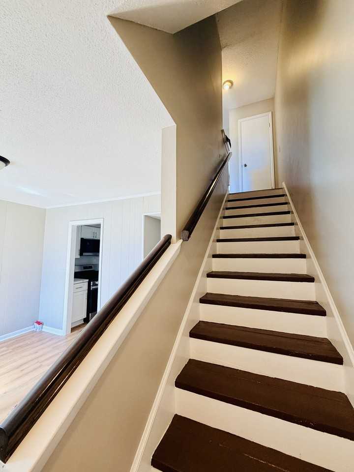 1-7 Almond ct - Photo 2 of 10