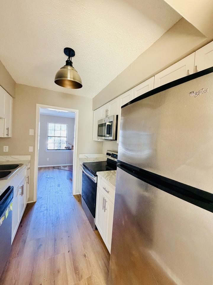 1-7 Almond ct - Photo 6 of 10