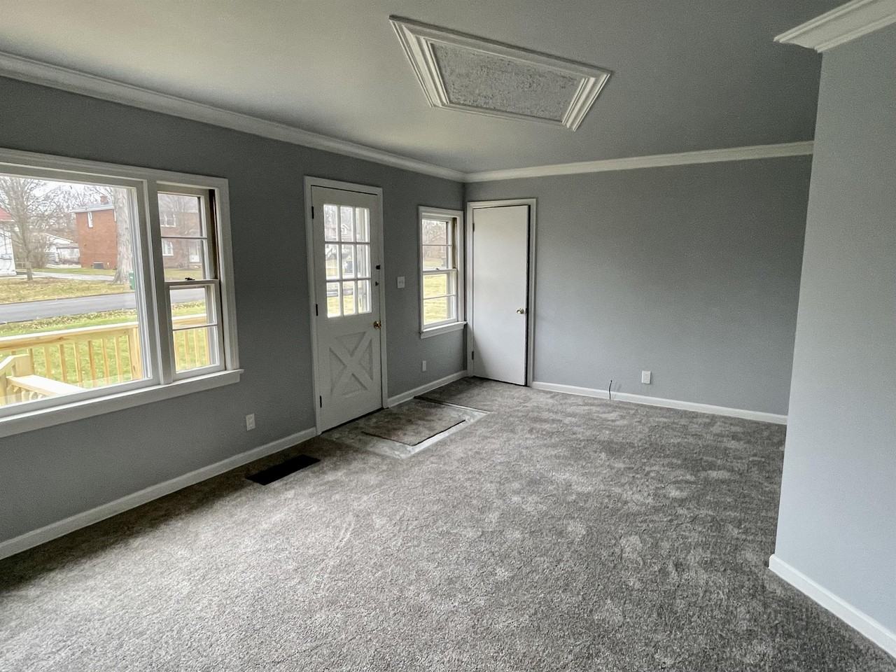 235 Meadowbrook Avenue - Photo 5 of 10