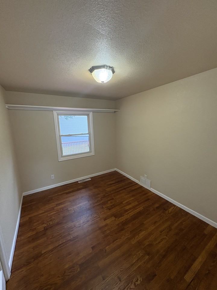104 Madison Dr #1 - Photo 5 of 9