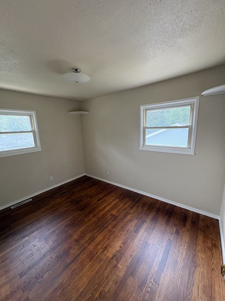 104 Madison Dr #1 - Photo 7 of 9