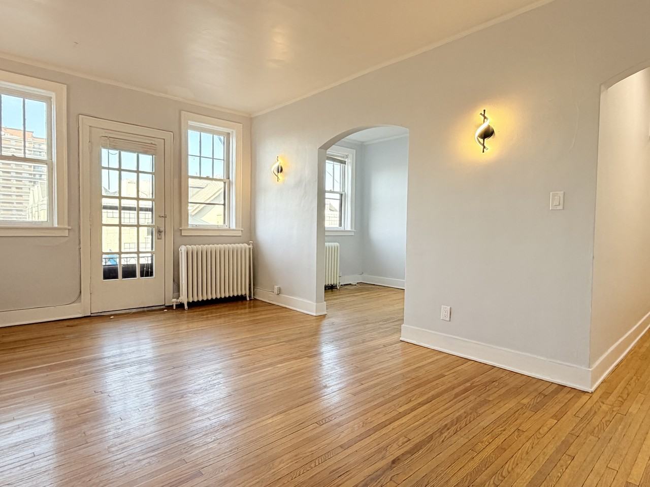 36 Hanna St. W - Photo 5 of 37