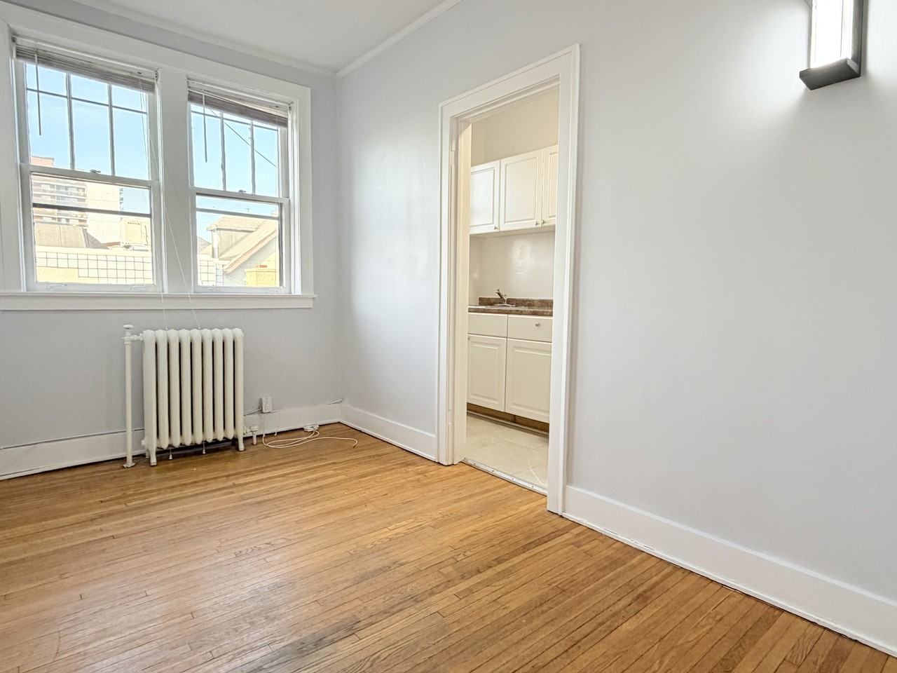 36 Hanna St. W - Photo 7 of 37