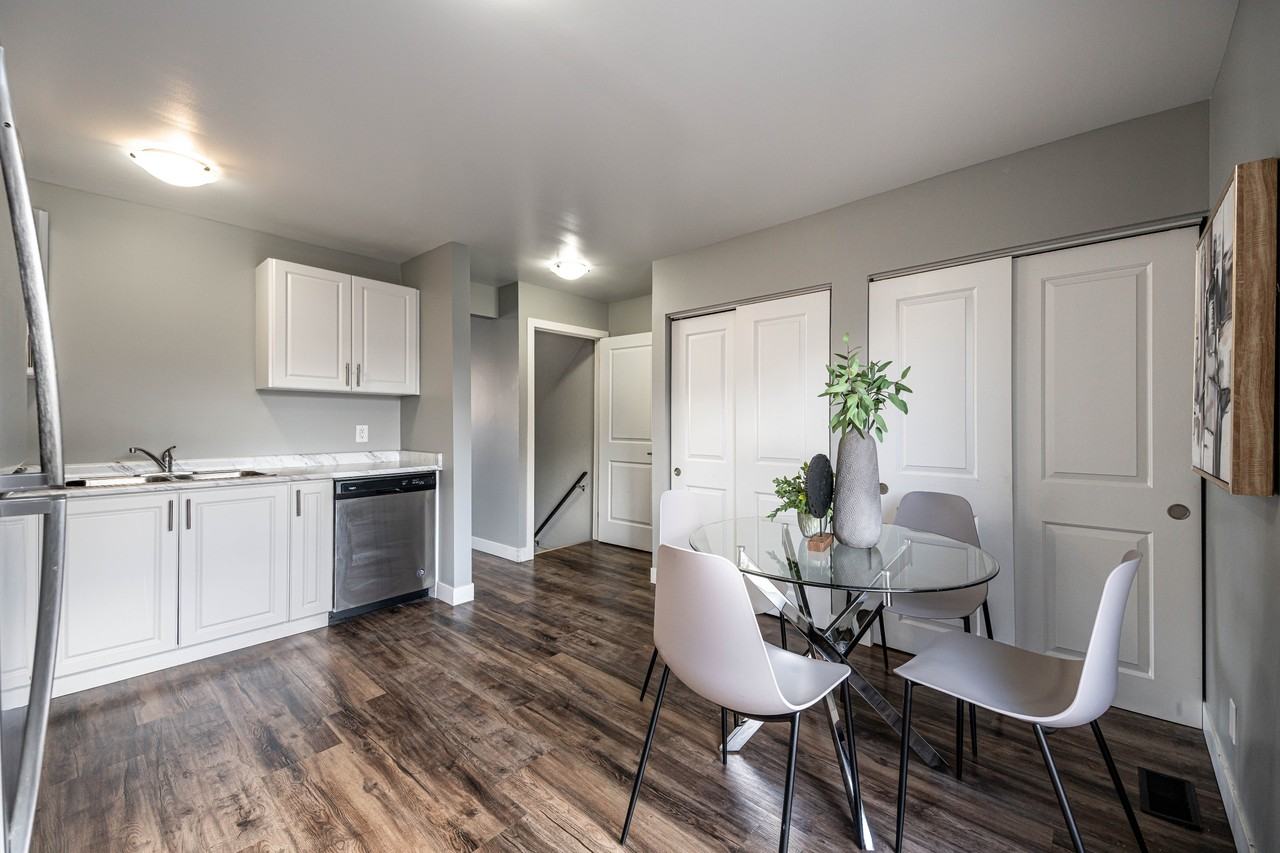 225 Queen Street - Photo 6 of 25