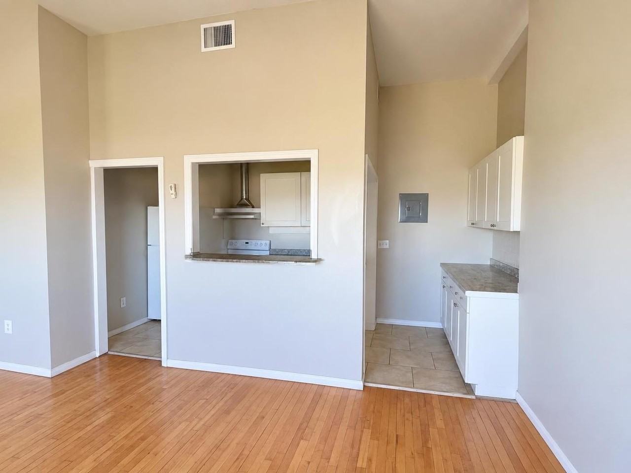 871 Janette Avenue - Photo 3 of 14