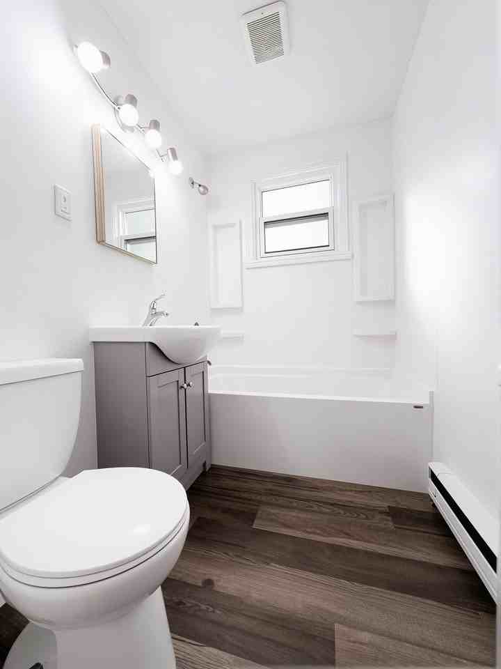 537 Confederation Street - Photo 3 of 11