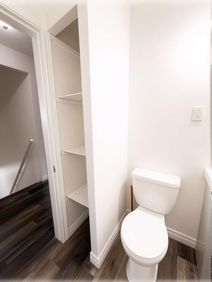 537 Confederation Street - Photo 5 of 11