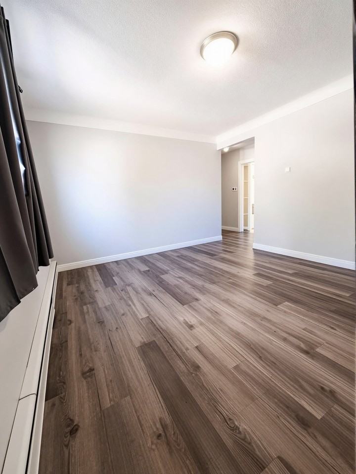 537 Confederation Street - Photo 7 of 11