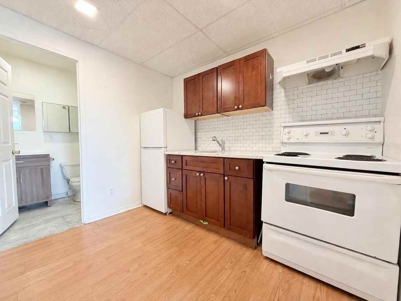 433 Elmstead Road - Photo 2 of 9