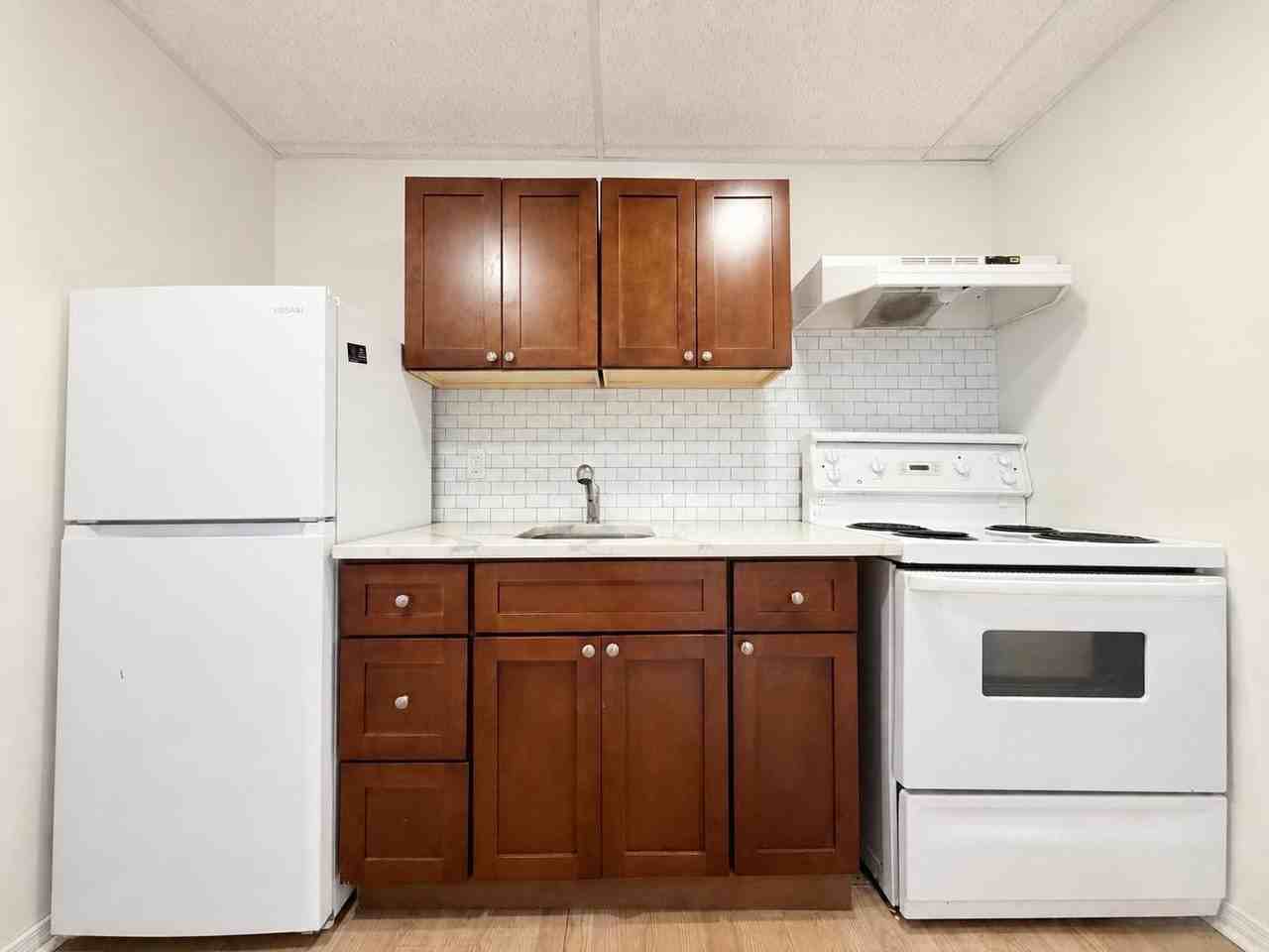 433 Elmstead Road - Photo 3 of 9