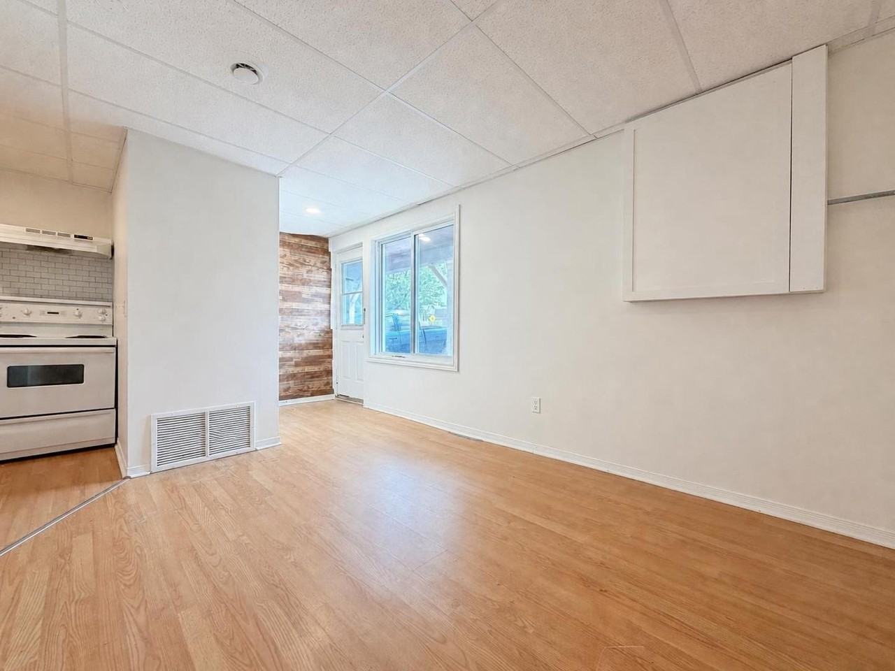 433 Elmstead Road - Photo 4 of 9