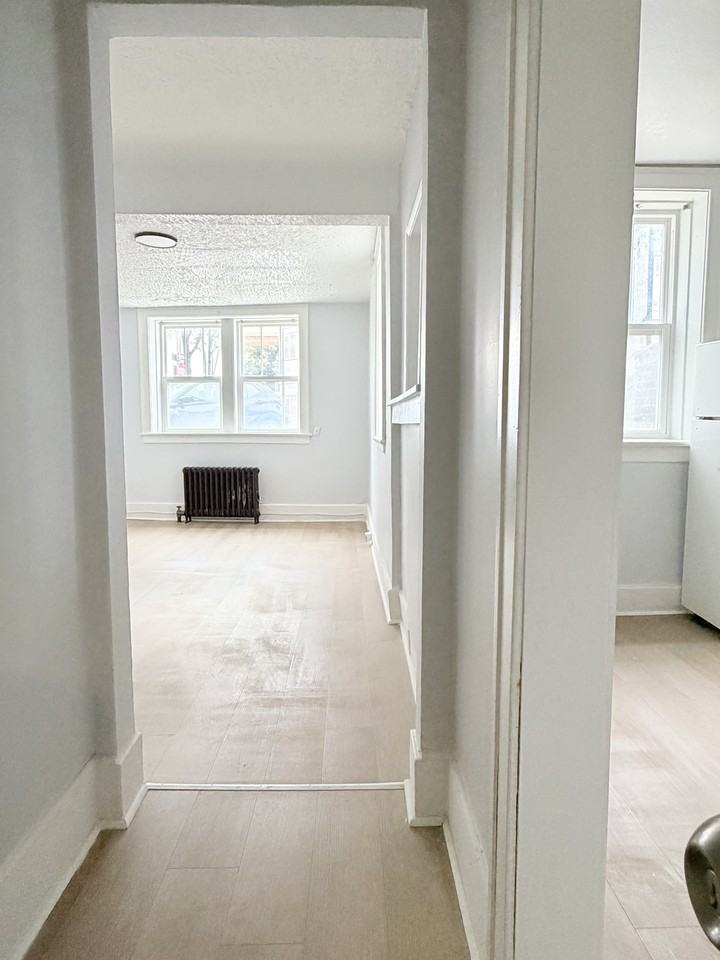 524 Pitt St W - Photo 2 of 11