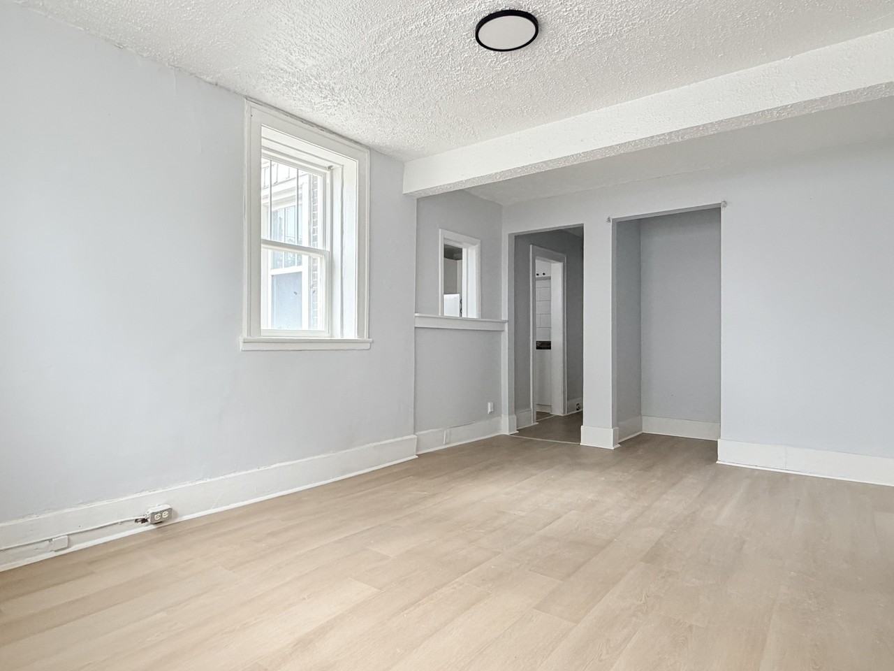 524 Pitt St W - Photo 6 of 11