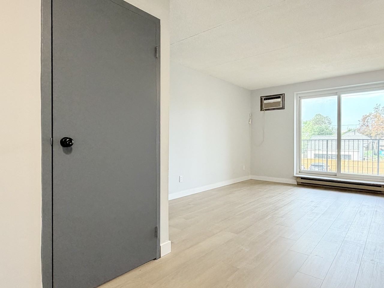 1071 McDougall Street - Photo 2 of 13