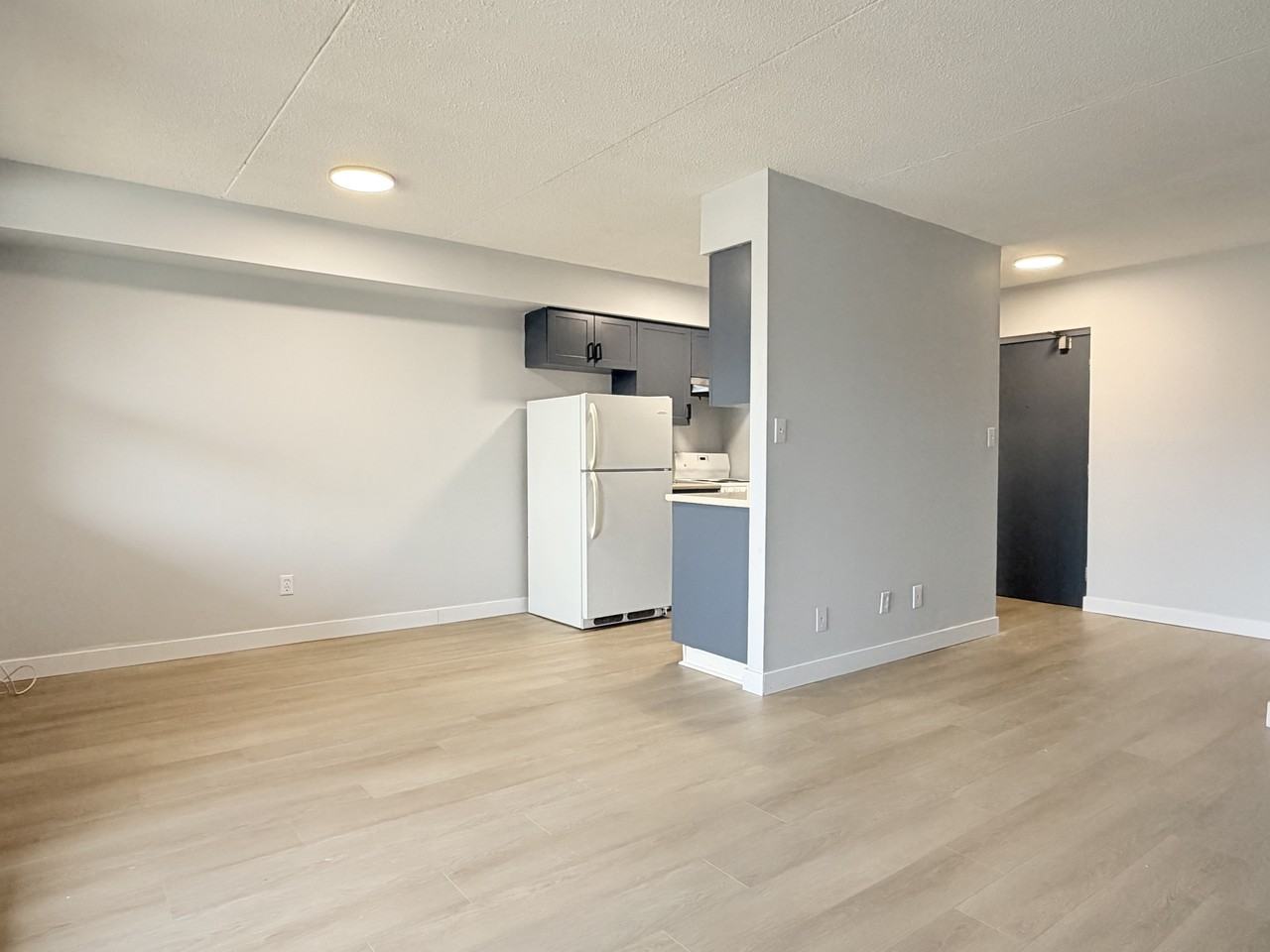 1071 McDougall Street - Photo 7 of 13
