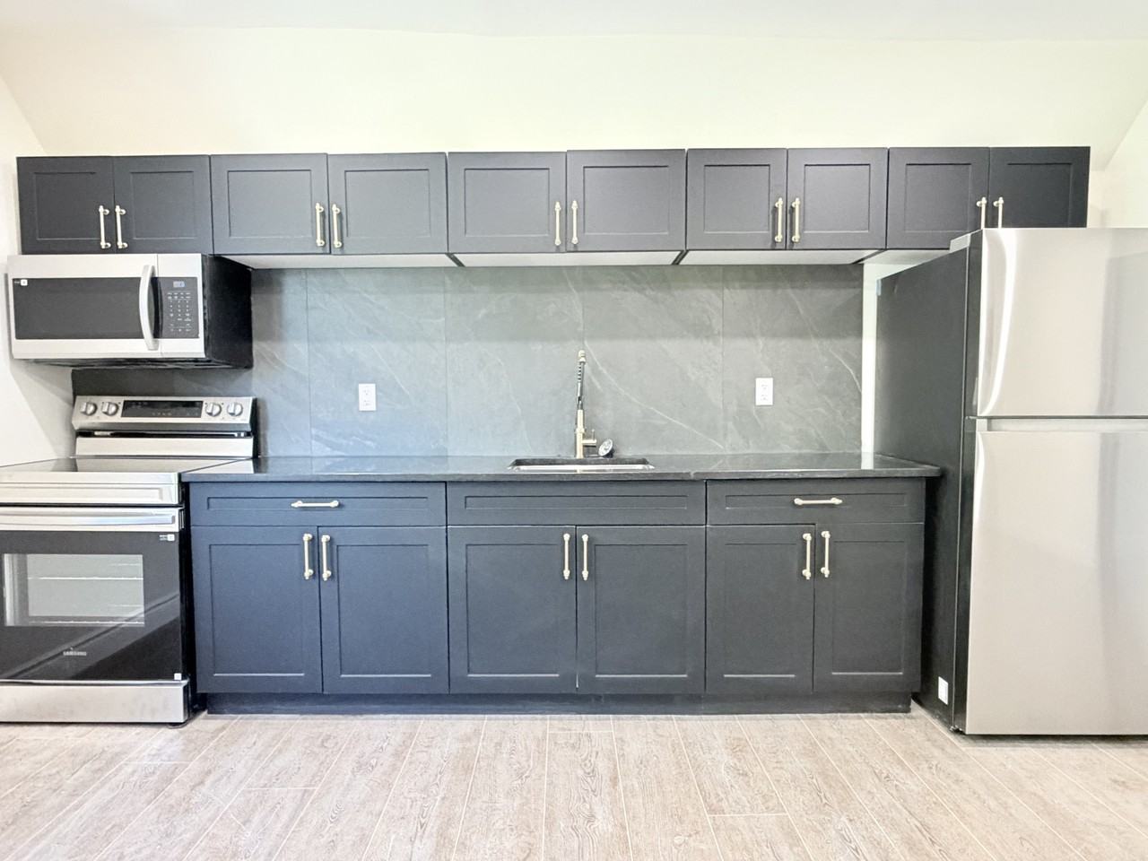 691 Ouellette Avenue - Photo 4 of 36