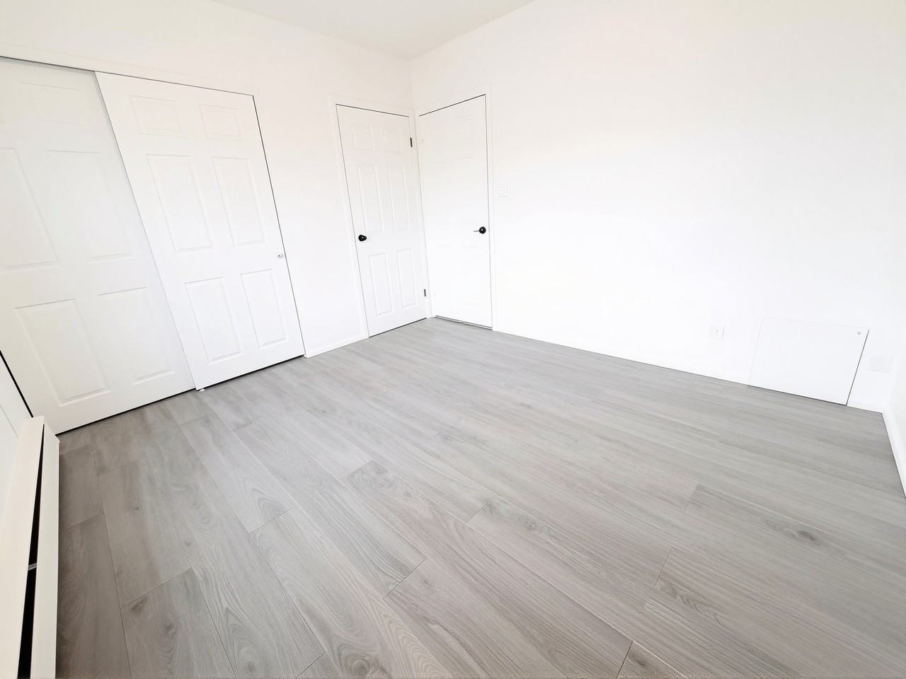 700 Indian Road North - Photo 5 of 22