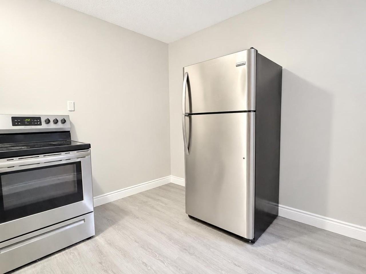 581 Cataraqui Street - Photo 3 of 11