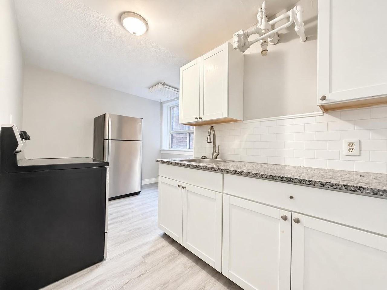 581 Cataraqui Street - Photo 5 of 11