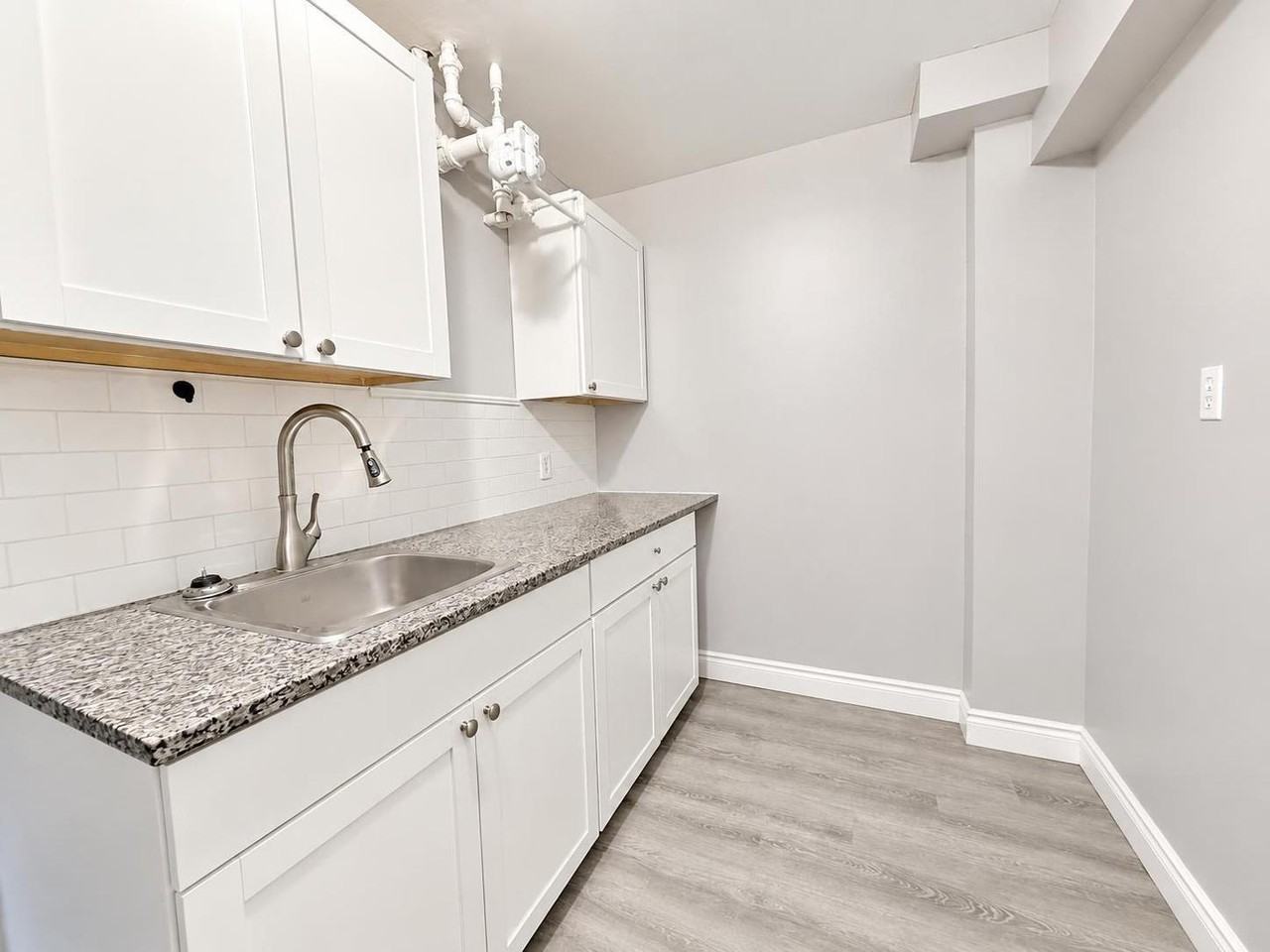 581 Cataraqui Street - Photo 6 of 11