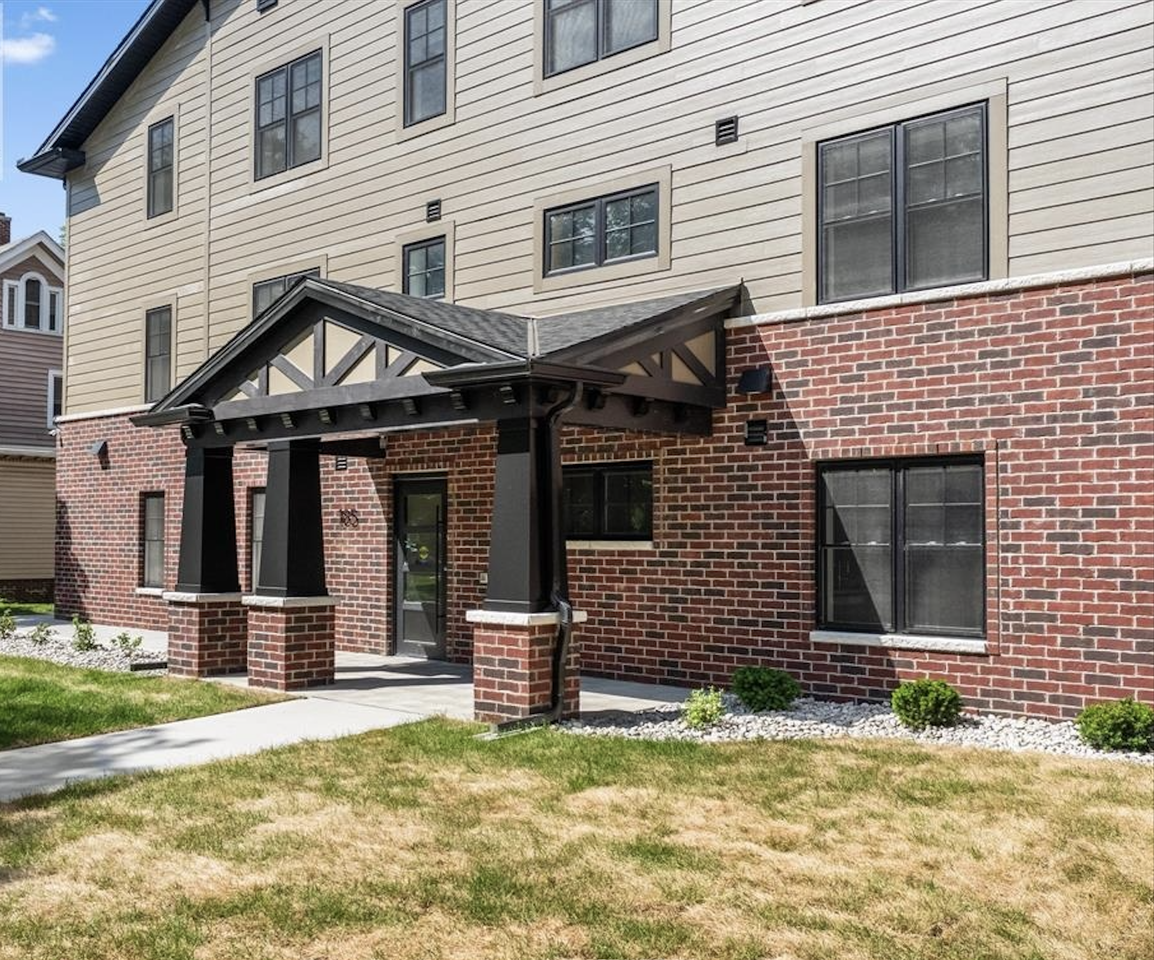 185 Randolph Avenue - Photo 2 of 18