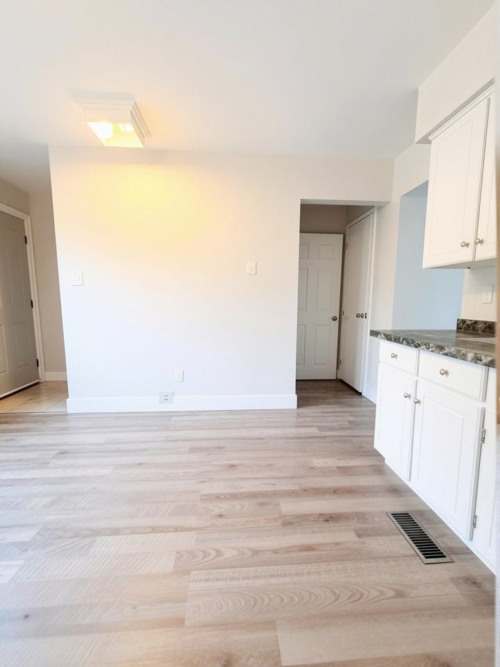 750 Indian Road North - Photo 2 of 32