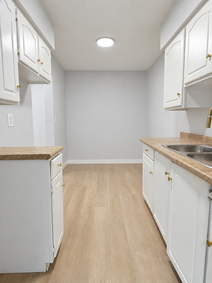 525 Wyandotte Street West - Photo 4 of 21