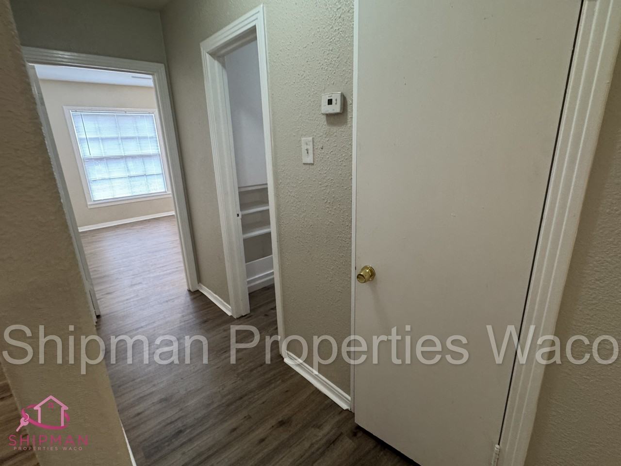 3811 PARKWOOD ST - Photo 4 of 12