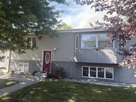 featured image of 121 Skihi St