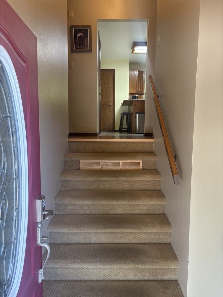 121 Skihi Street - Photo 2 of 33