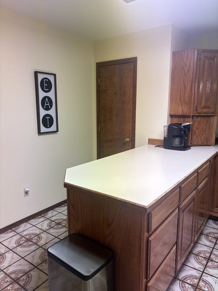 121 Skihi Street - Photo 5 of 33