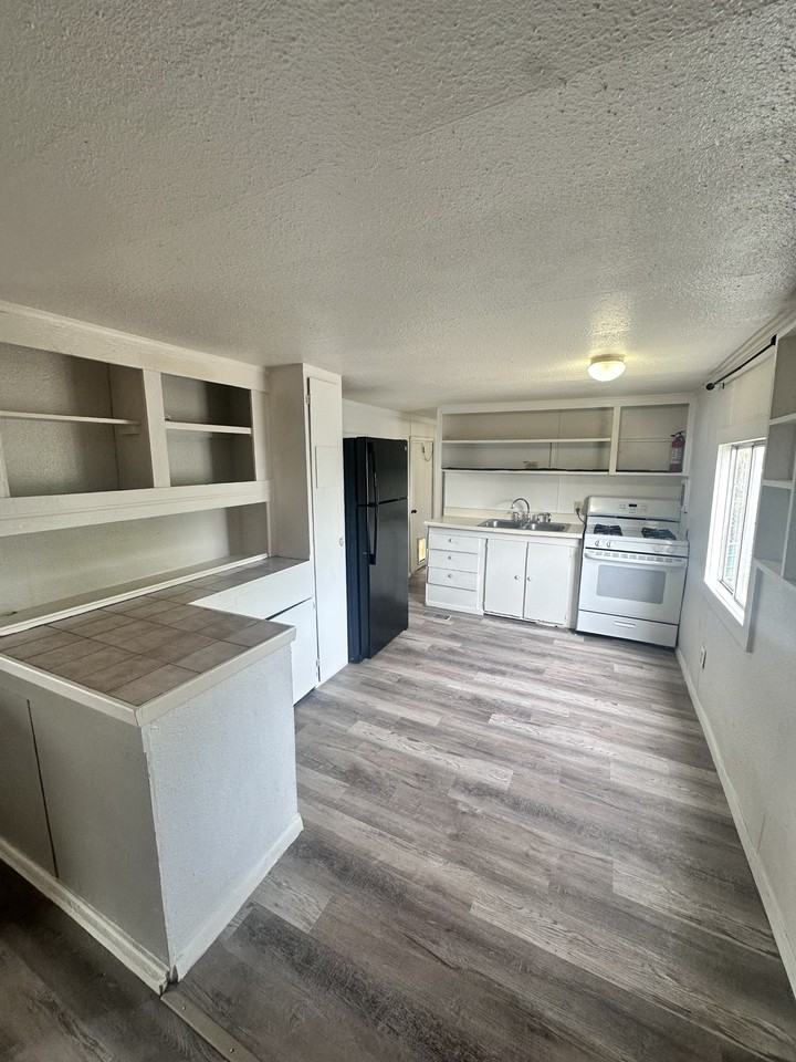 2303 South Greeley Highway - Photo 4 of 7