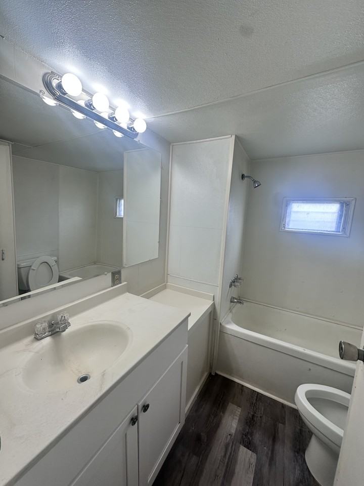2303 South Greeley Highway - Photo 5 of 7
