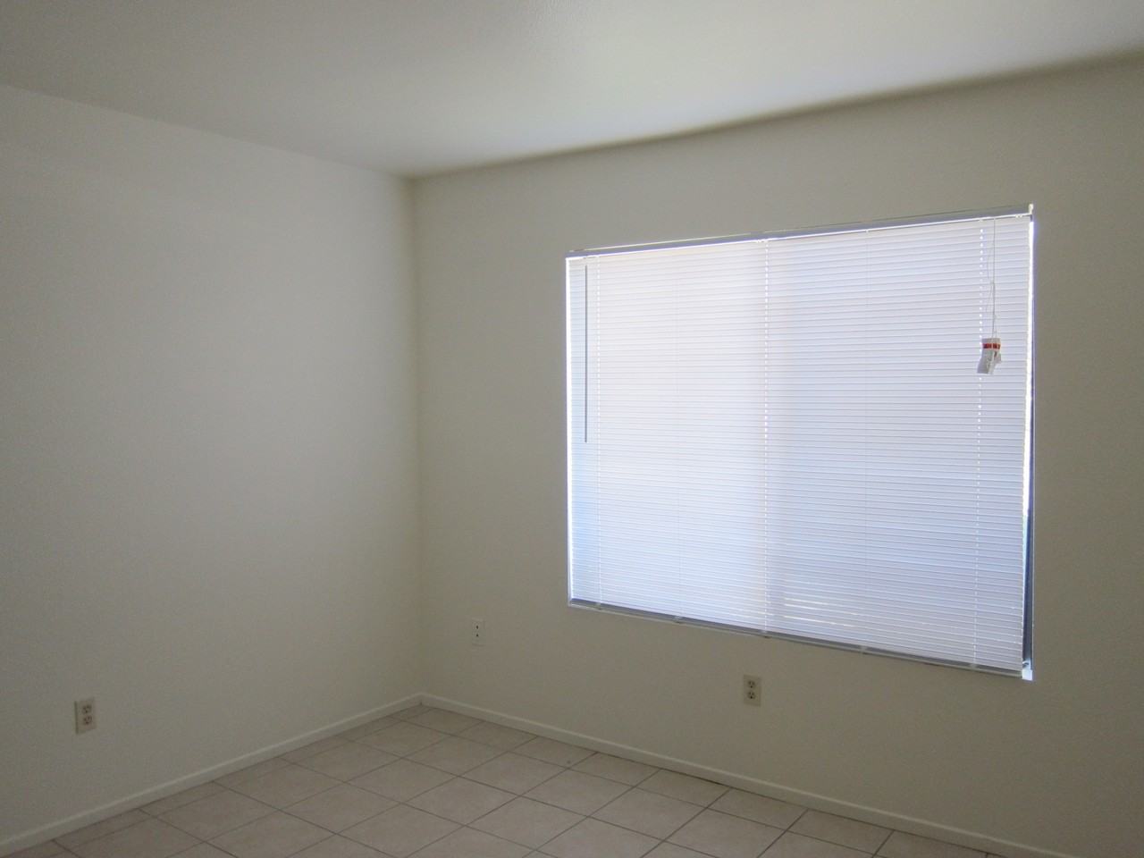 47892 Oasis Ct #1 - Photo 4 of 8