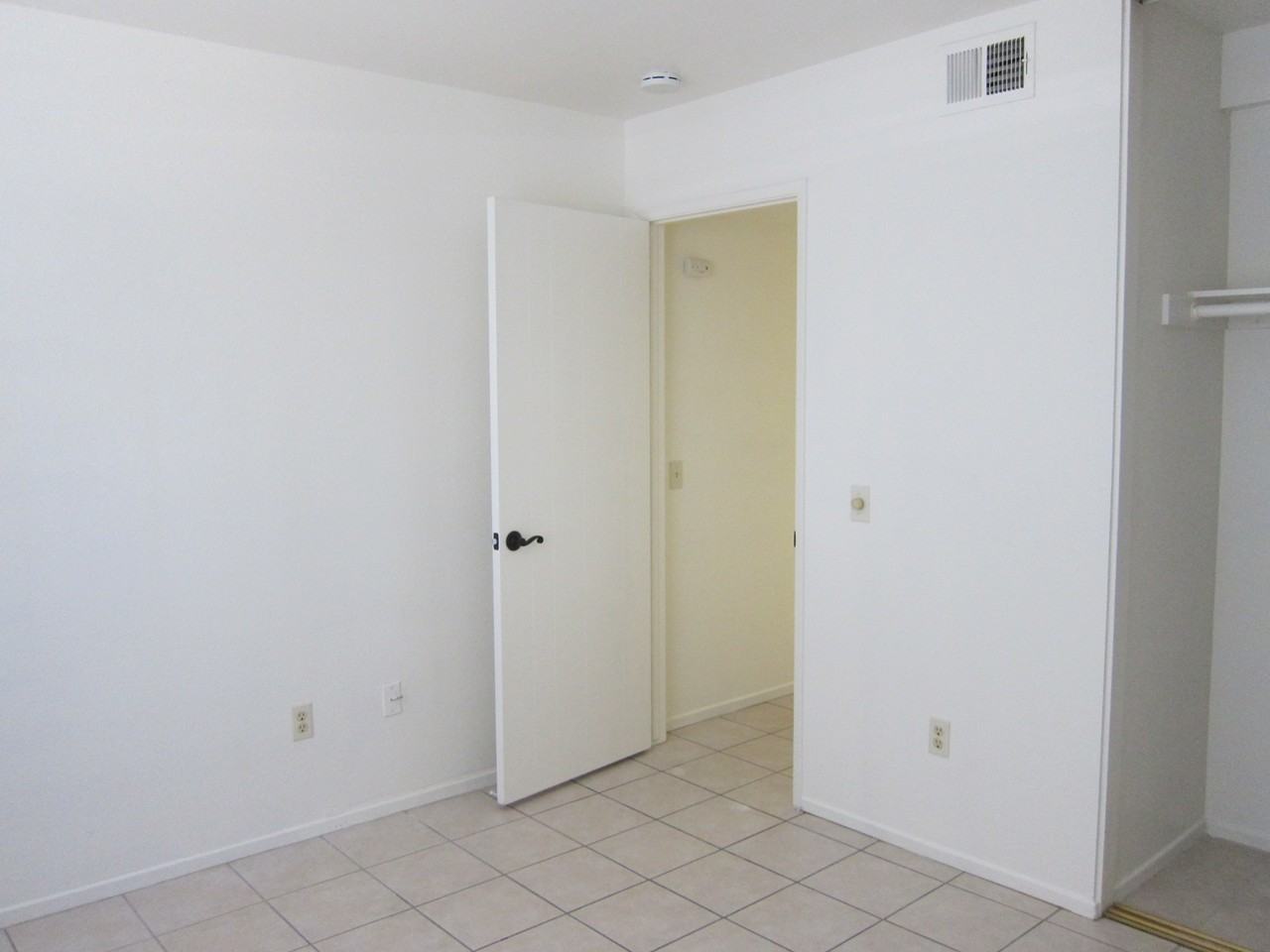 47892 Oasis Ct #1 - Photo 5 of 8
